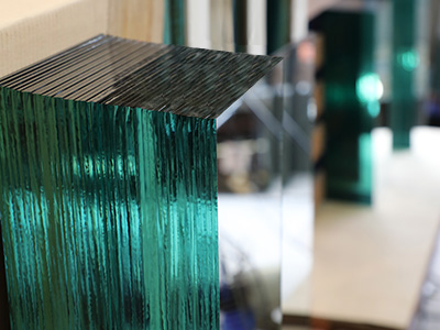 加工技術で鏡・ガラスのアサカ硝子　魅力を最大限に